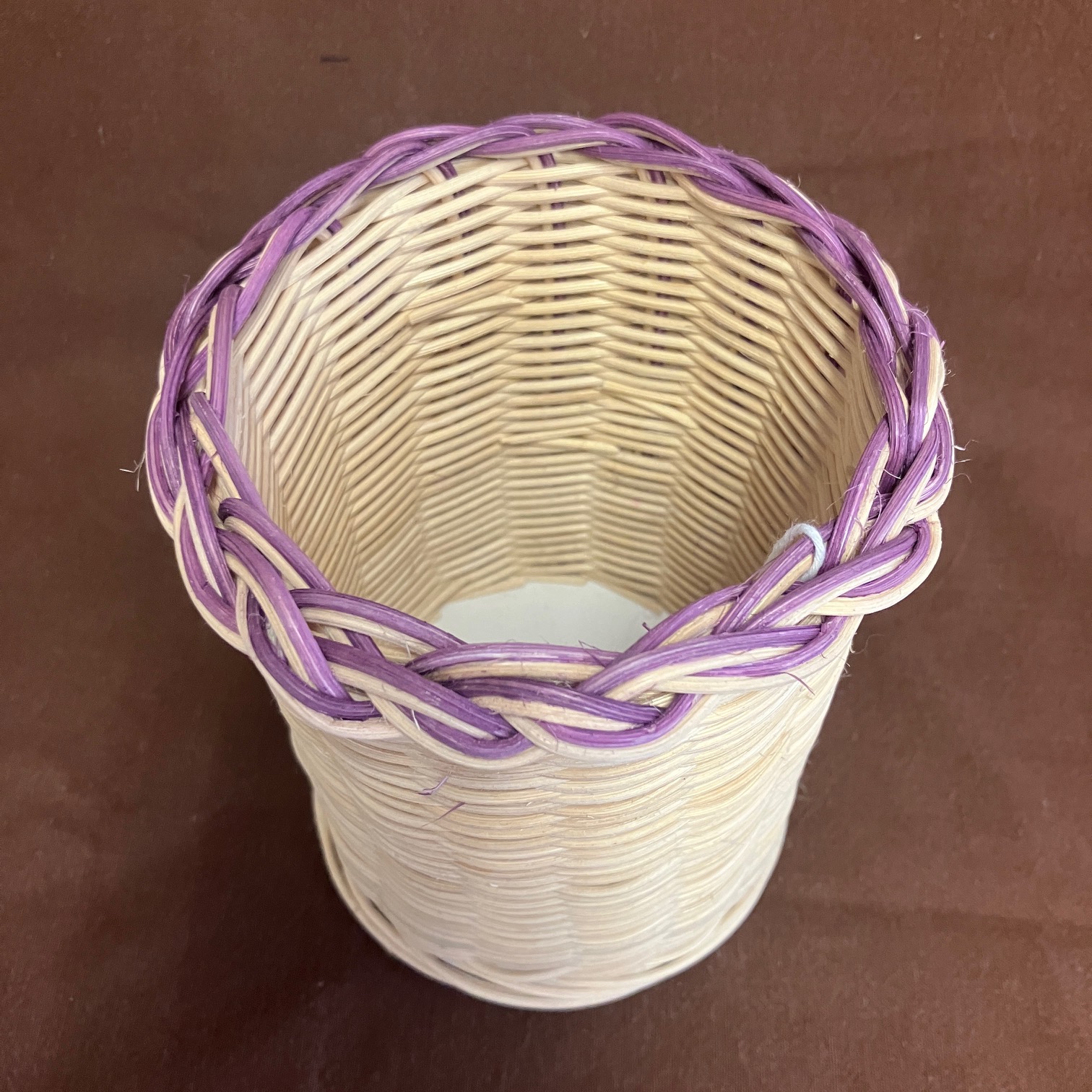 Sada: tác přírodní a příborník s fialovým dekorem - Obrázek 7