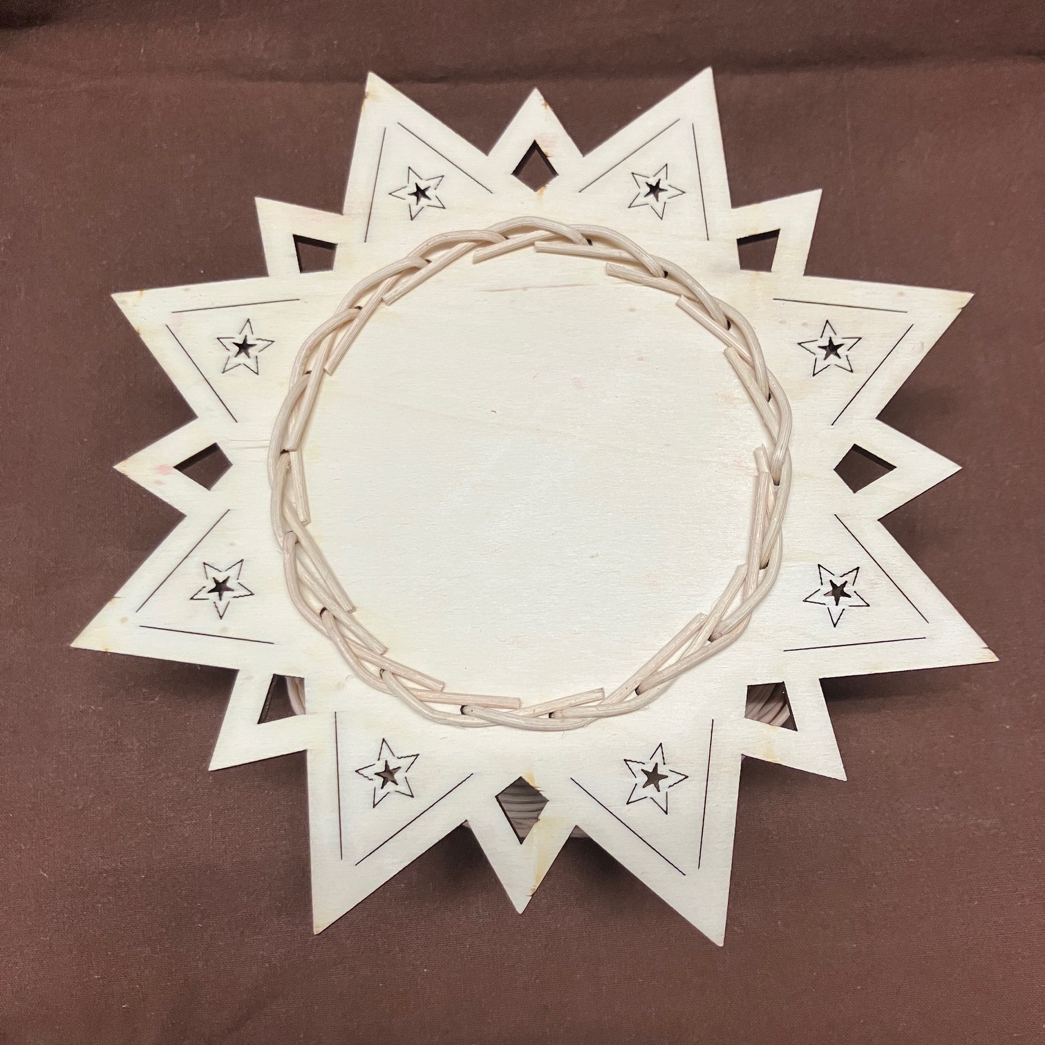 Vánoční miska s mahagonovým dekorem a ozdobným dnem - Obrázek 4