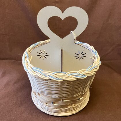 Příborník přírodní se světle modrým dekorem a přírodní šénou