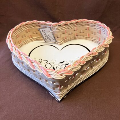 Tác ve tvaru srdce přírodní s růžovým dekorem, přírodní šénou a ozdobným dnem