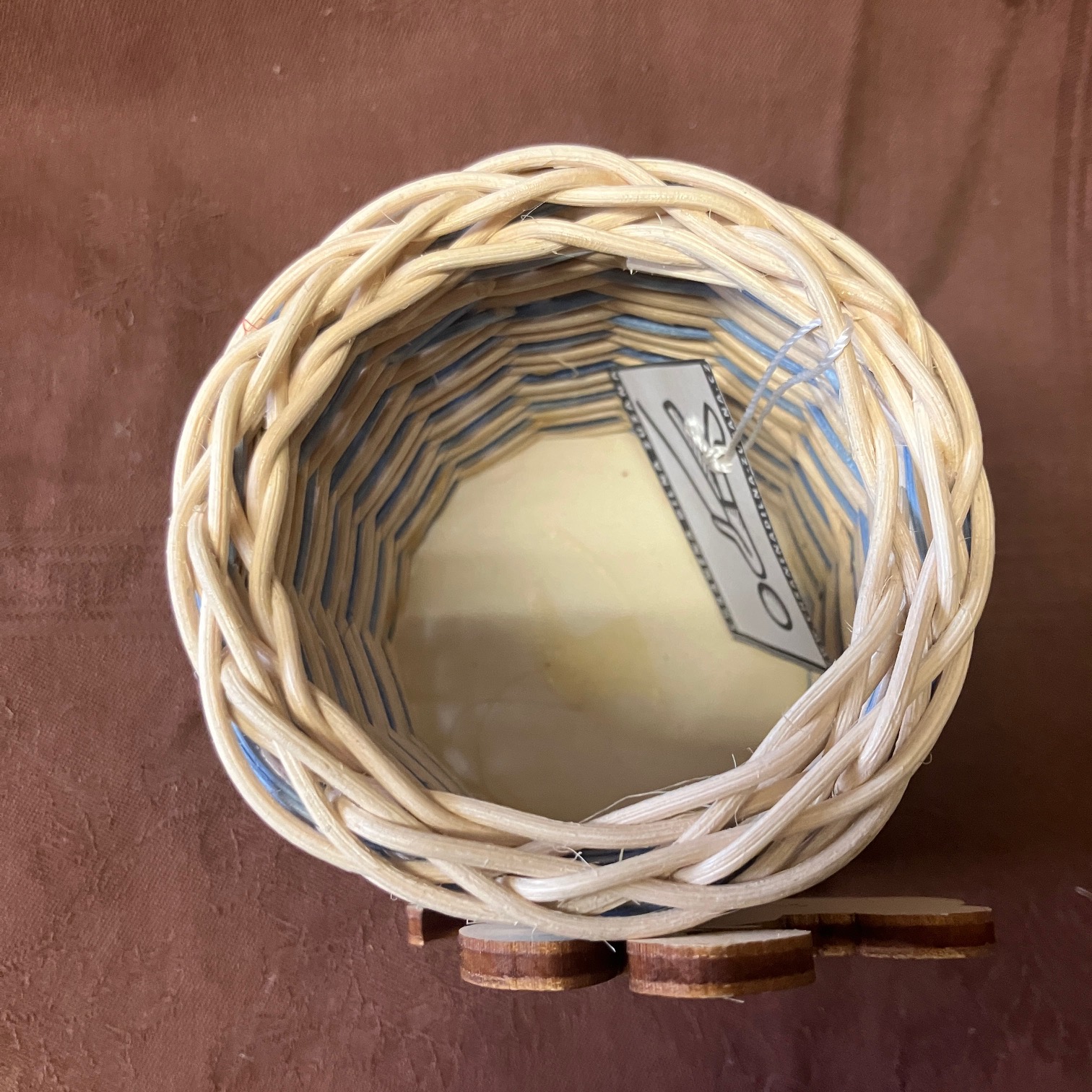 Tužkovník přírodní s modrým dekorem a dřevěným pejskem - Obrázek 2